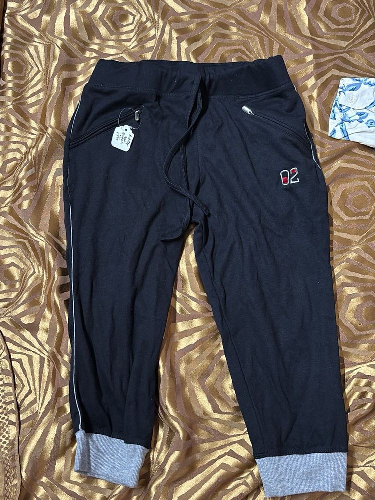 Women's Casual Capri Pants(zip pockets)