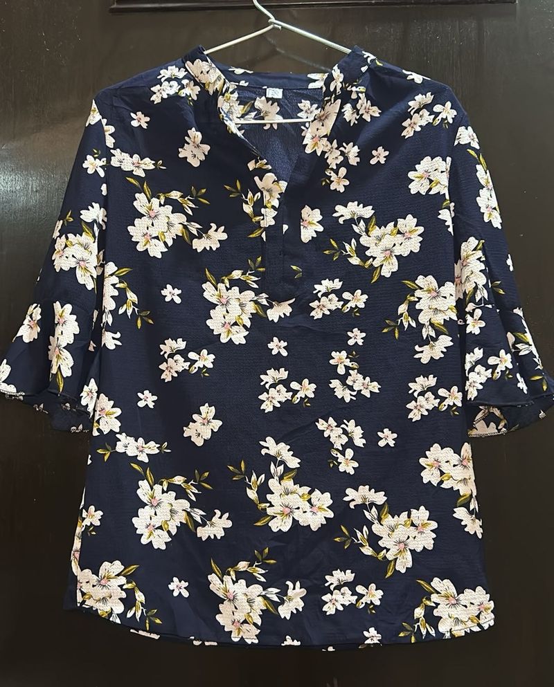 Floral Top 💙