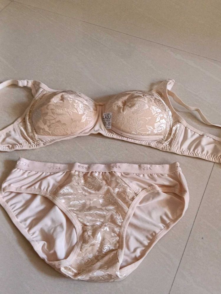 Elegant Bra &amp; Panty Set