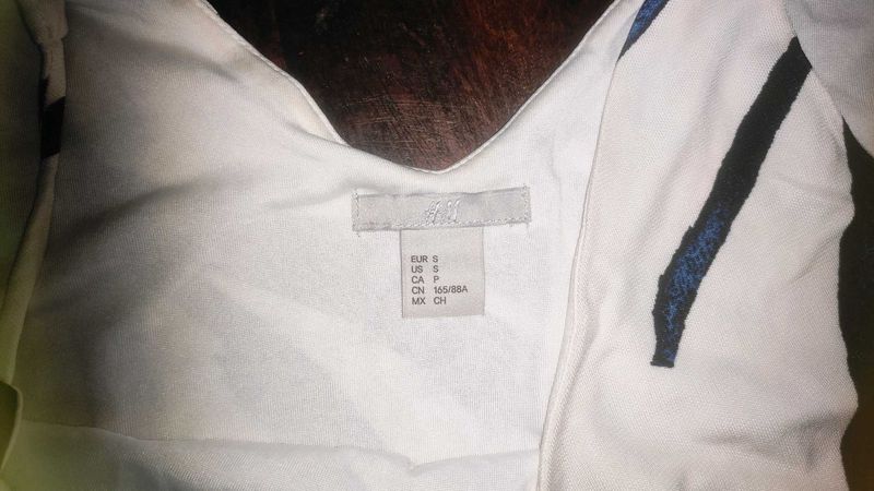 H&amp;M v-neck top