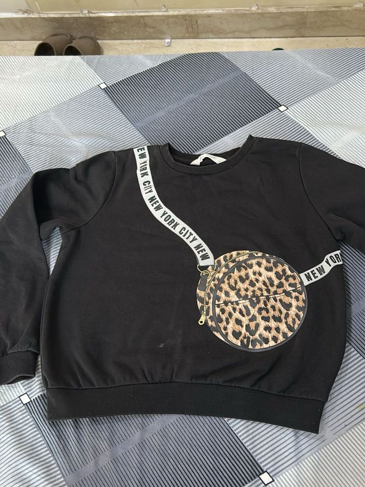 New H&amp;M Sweatshirt With Bag Design