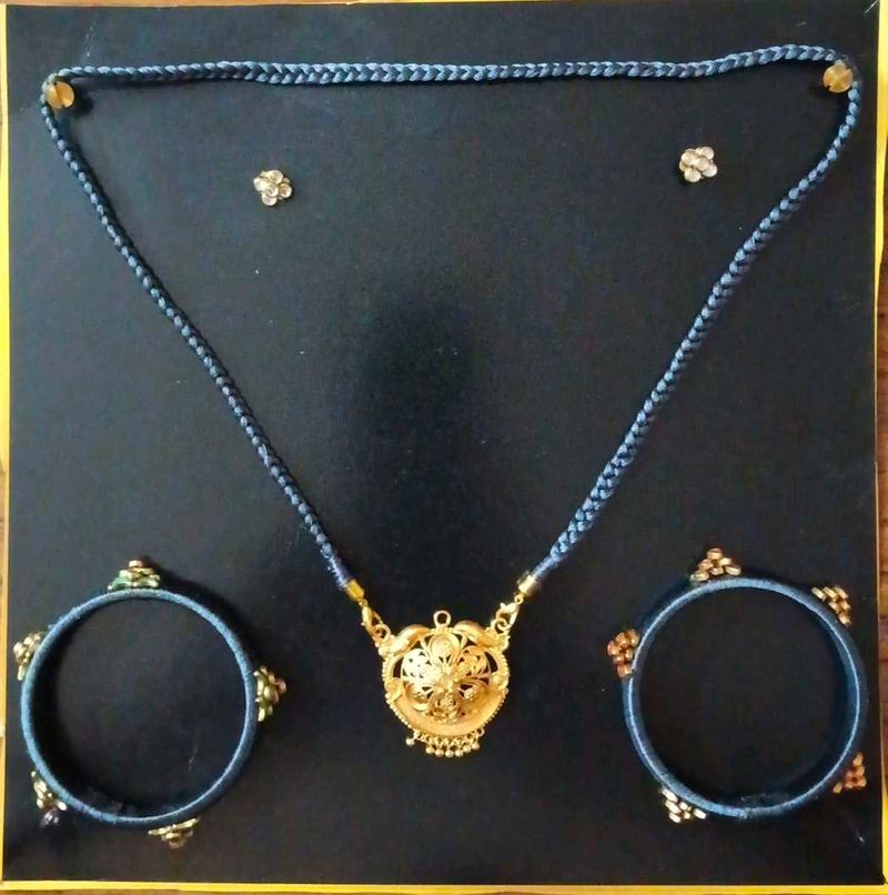 Traditional Gold Necklace and Bangles Set