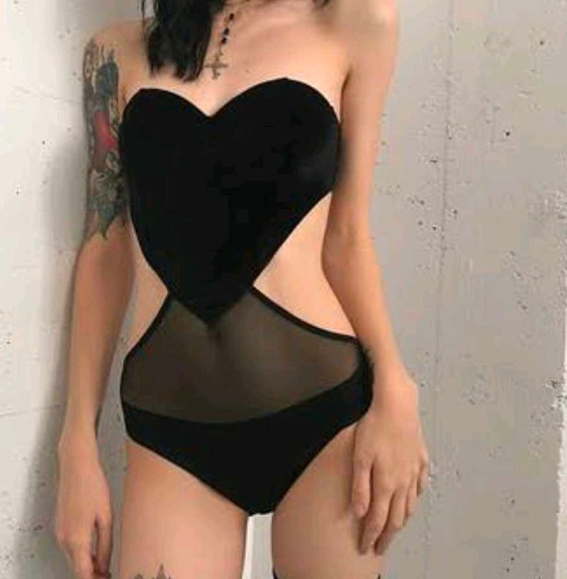 Small sizeBlack Heart Strapless bodysuit