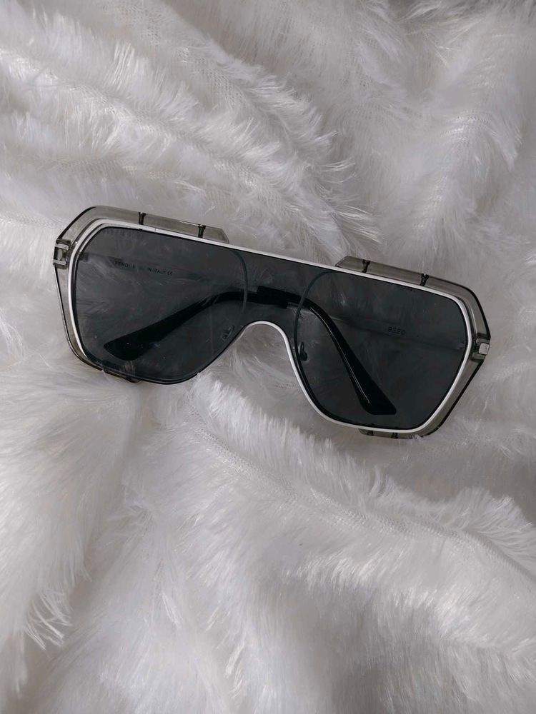 Fendi Stylish Oversized Shield Sunglasses