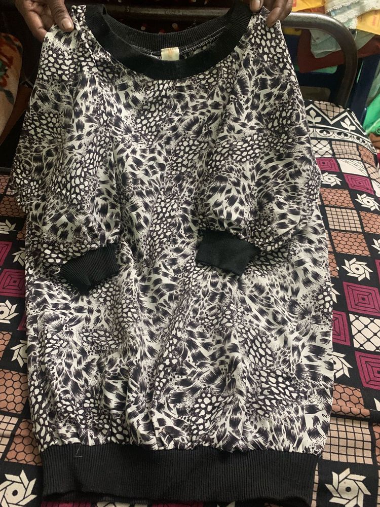 Stylish Printed Pullover Top
