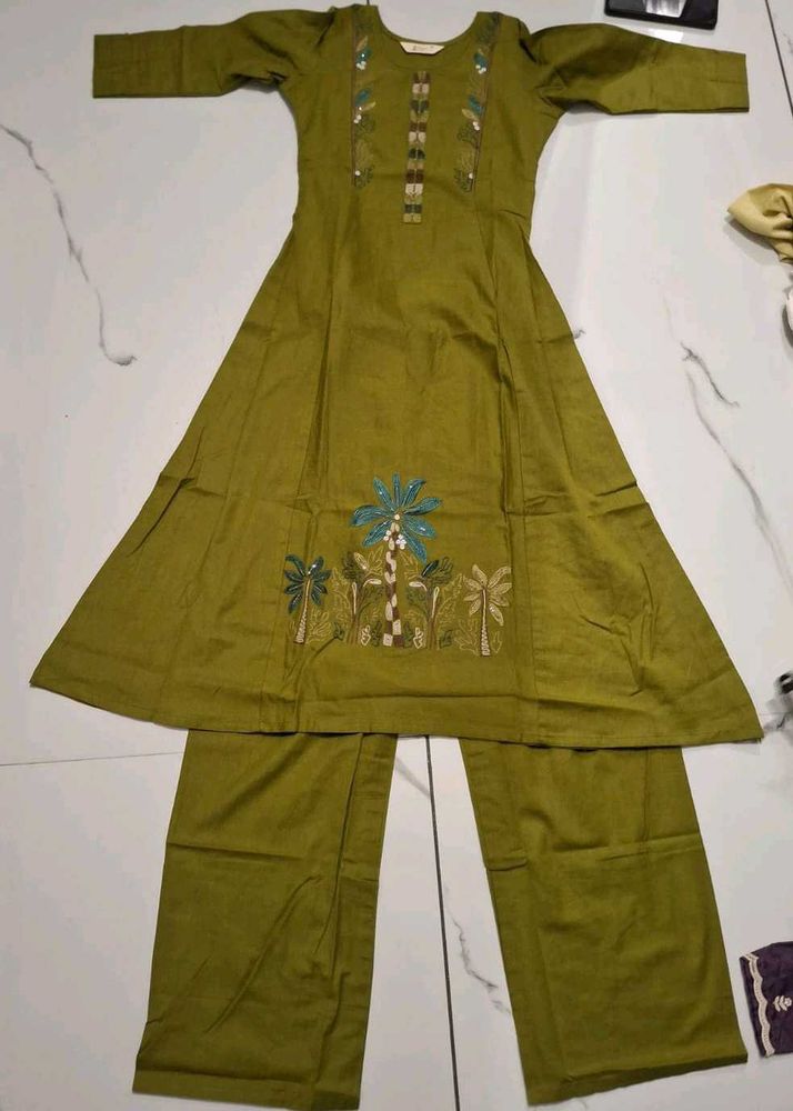 Olive Green Embroidered Kurta Pair (Size - M)