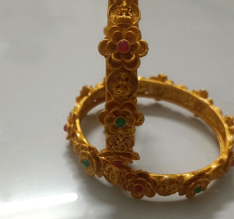 Exquisite Gold Tone Flower Bangles