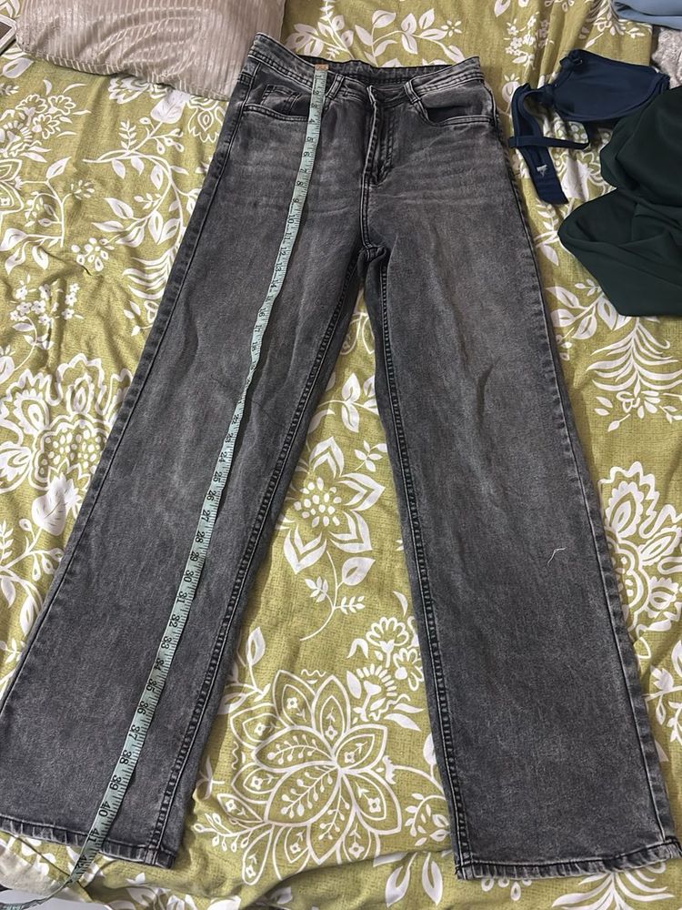 Stylish Grey Wide-Leg Jeans