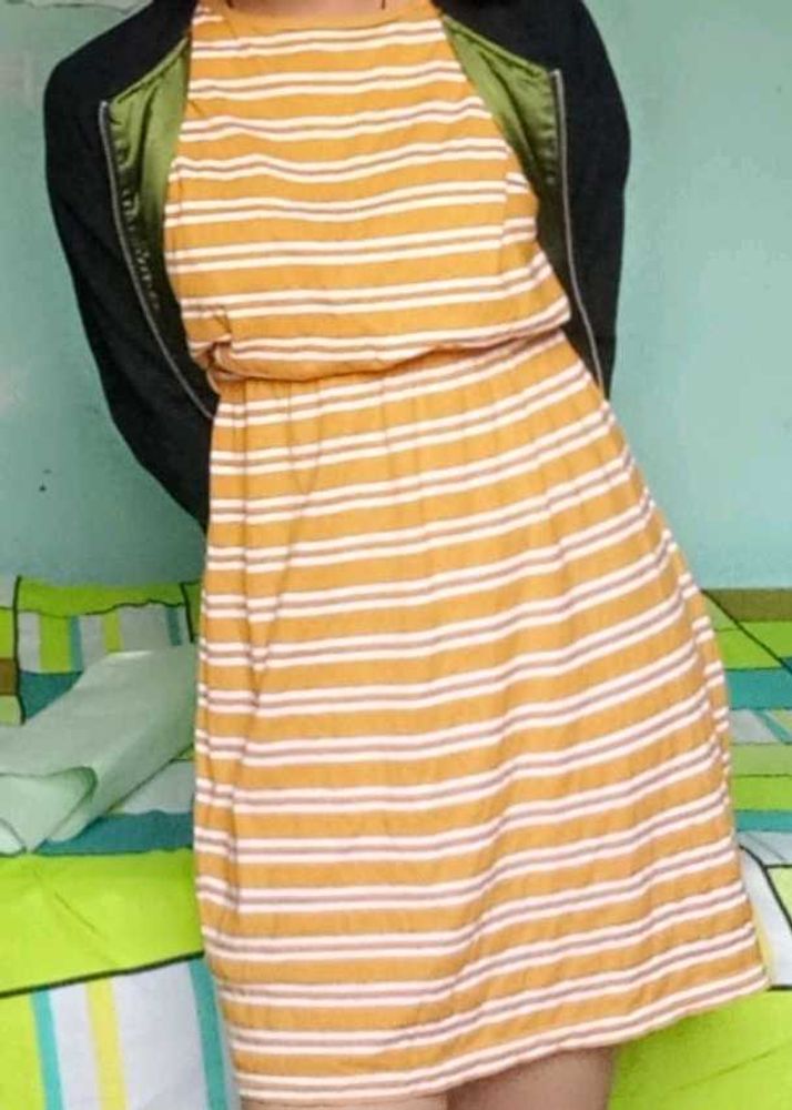 Chic Yellow Striped Dress