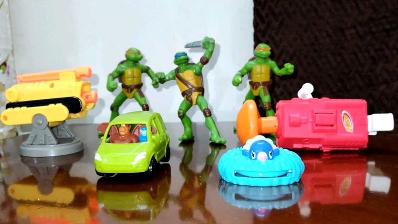 collection of 7 McDonald's &amp; burger King meal toys