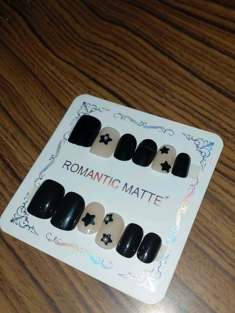 press on nails