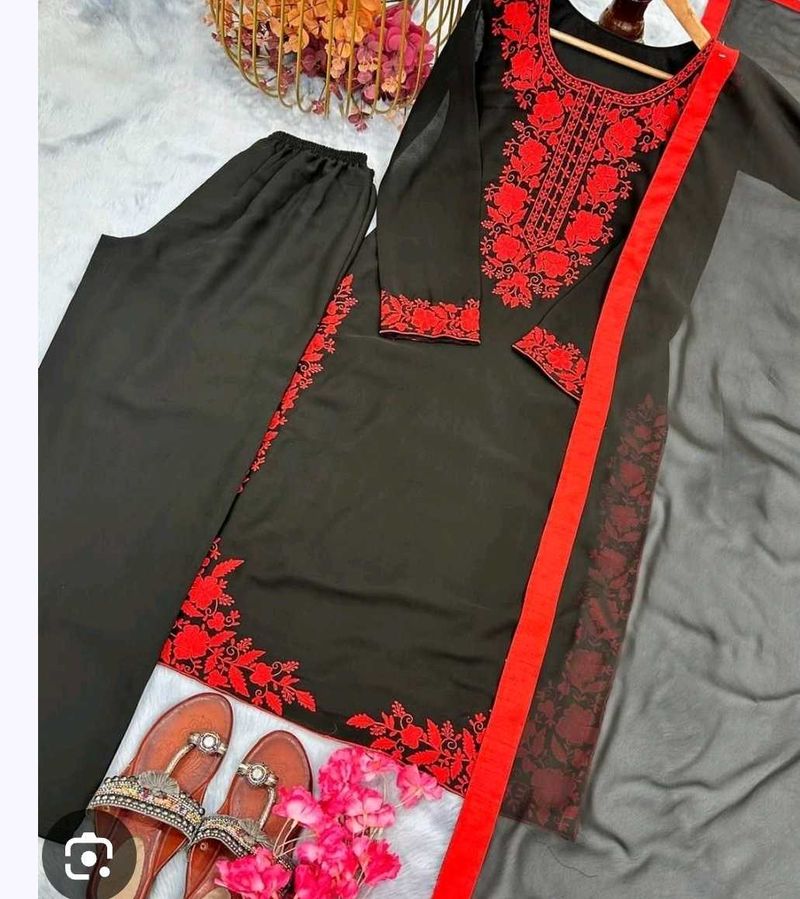 😇✨Black Pakistani Kurta with Red Embroidery❤️