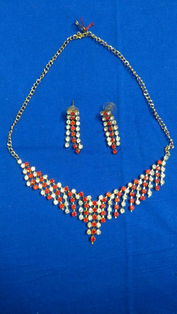 Red and white stone necklace
