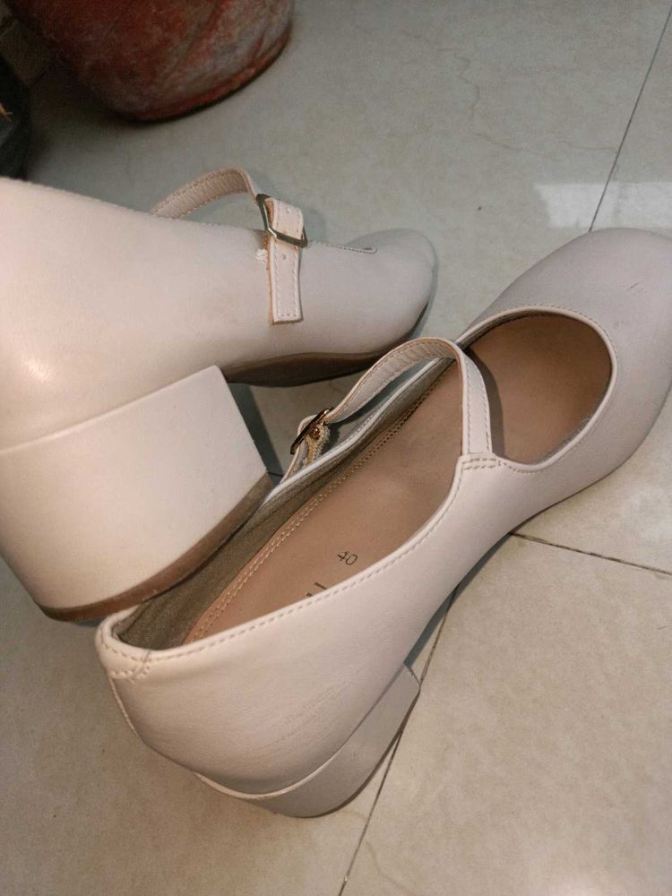 Elegant Mary Jane Block Heels