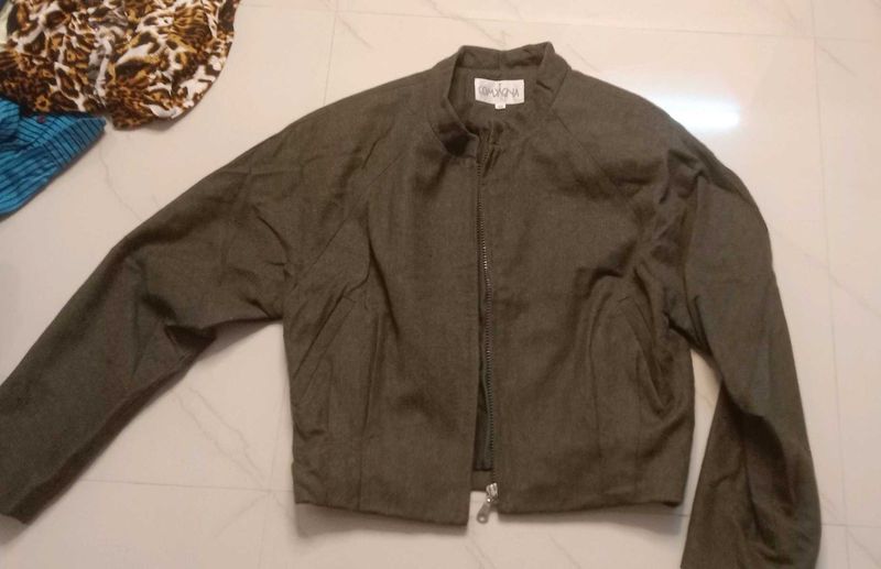 Stylish Cropped Jacket