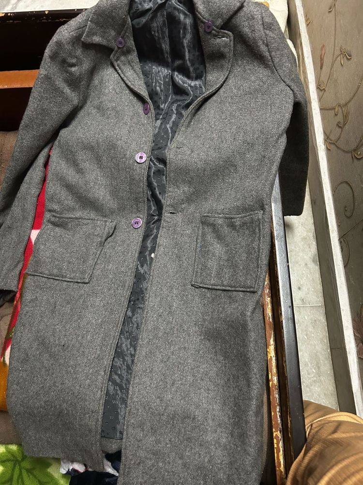 Elegant Grey Trench Coat With Cap