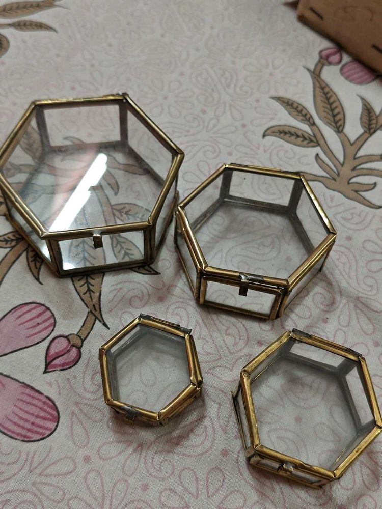 4 Box