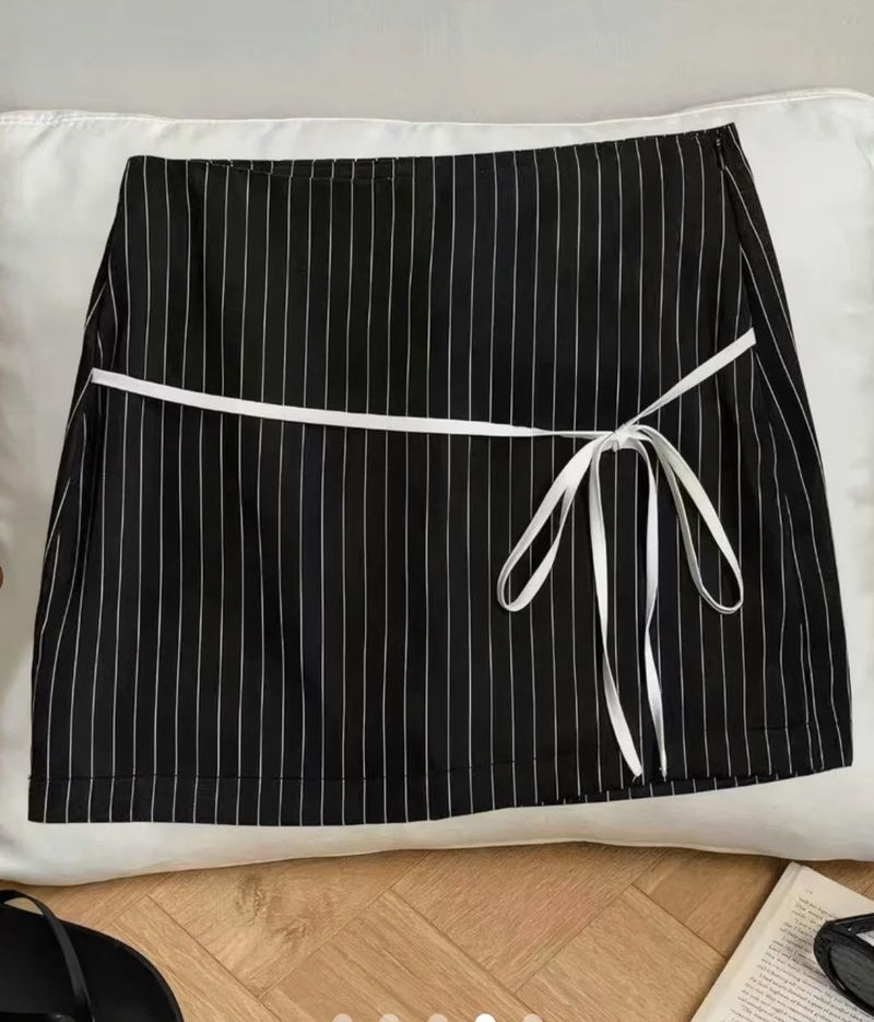 Chic Pinstripe Mini Skirt w shorts inside
