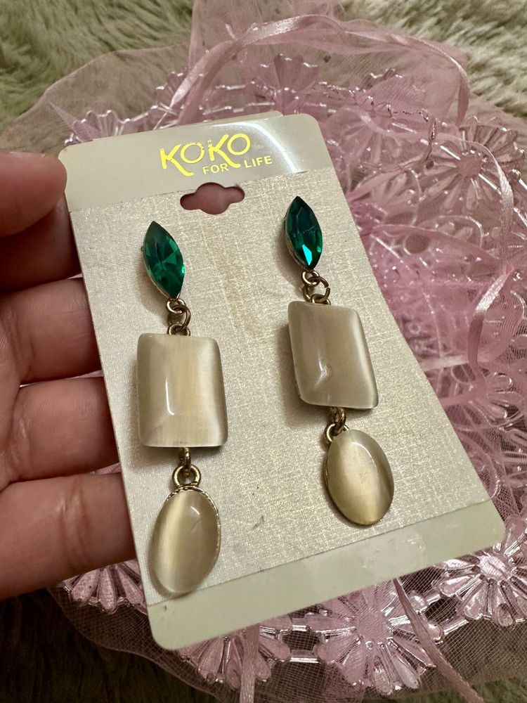 Beautiful dangle earings double shade
