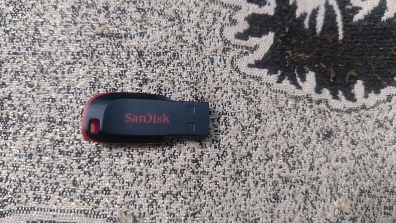 SanDisk USB Flash Drive