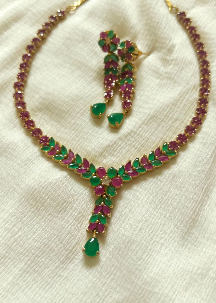 Stunning Emerald &amp; Ruby Necklace Set