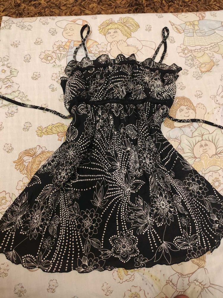 Cute Floral Tie-knot babydoll top
