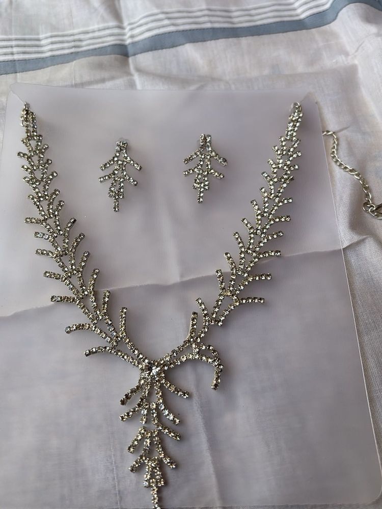 Rhinestone Necklace &amp; Earring Set