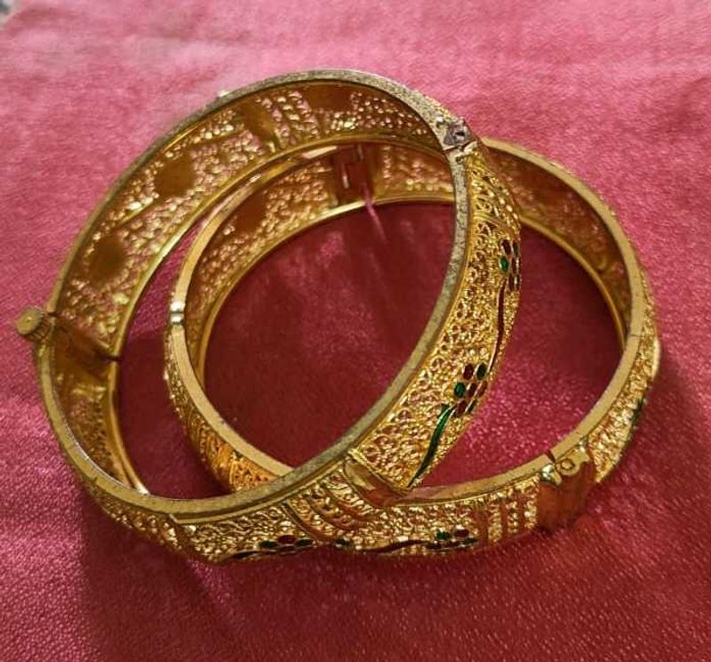 Elegant Gold Tone Bangles