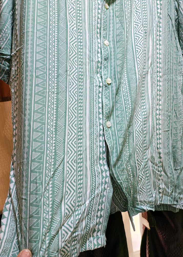 Green Geometric Print Button-Up Shirt