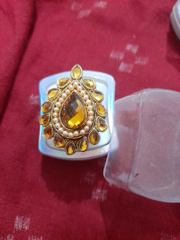 Vintage Gold &amp; Pearl Ring