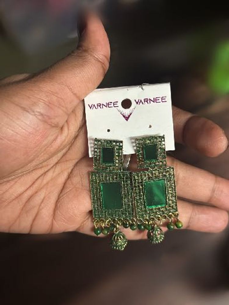Elegant Green Square Earrings