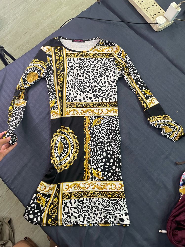 Chic Black &amp; Gold Print Dress