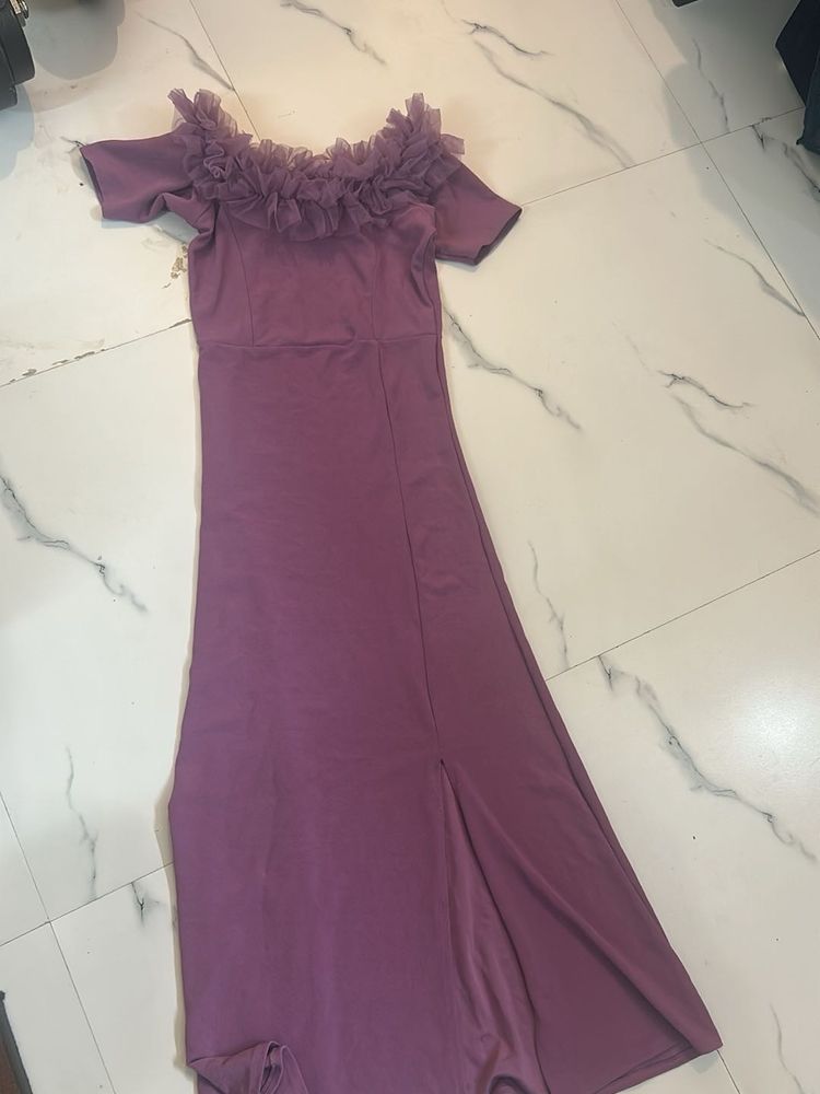 Elegant Off-Shoulder Ruffle Maxi Dress
