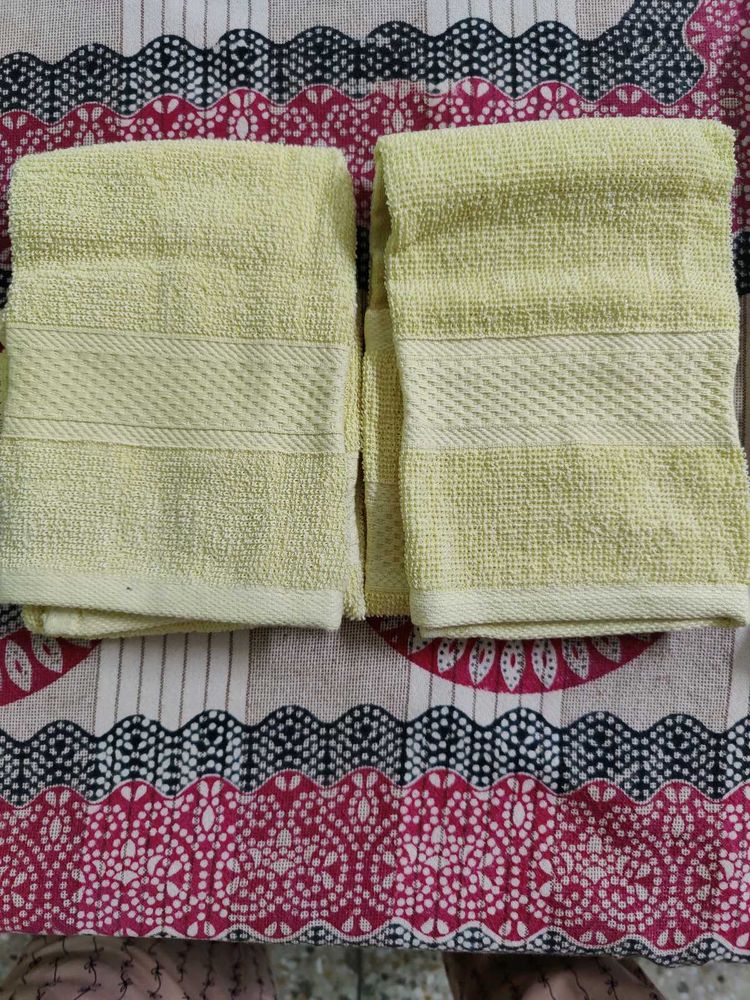 Brand new 2 hand towels 40x60 cm