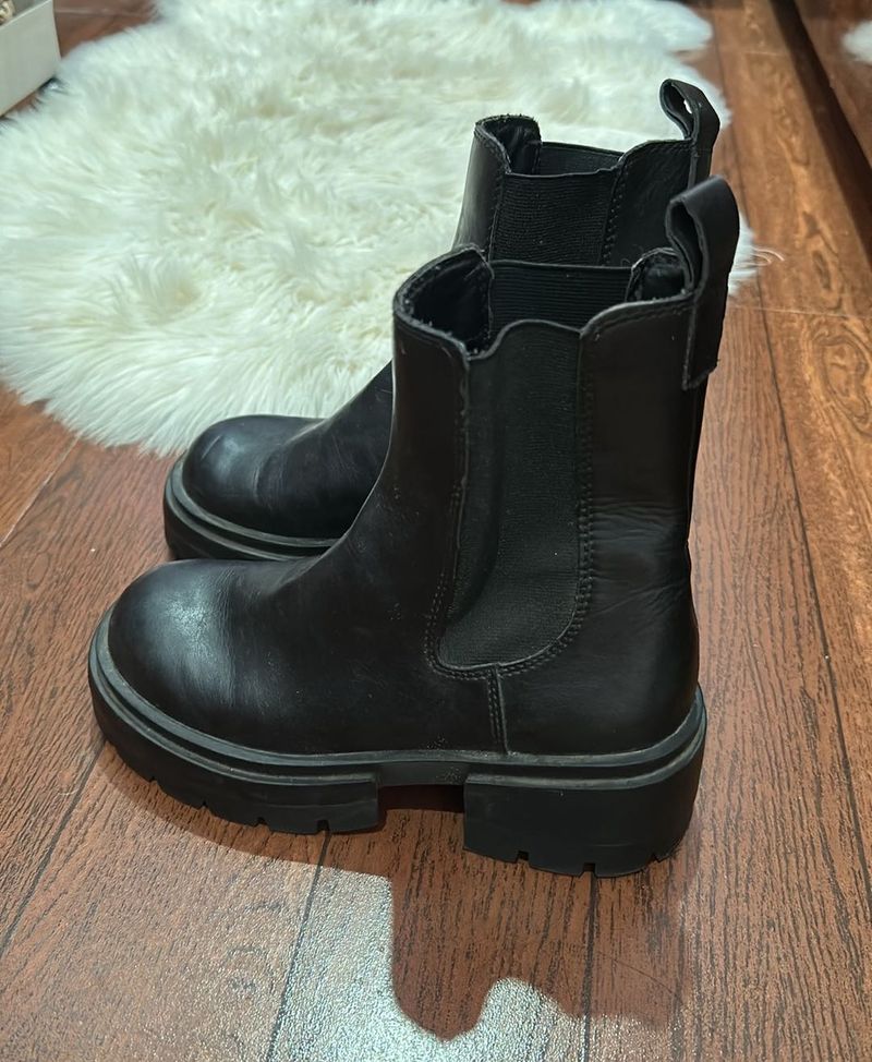 Black Chunky Platform Chelsea Boots