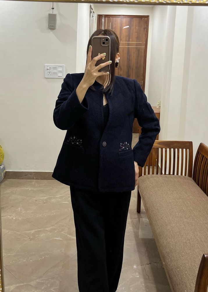 FOX LADY NAVY BLUE FLORALEMBROIDERED POCKET BLAZER