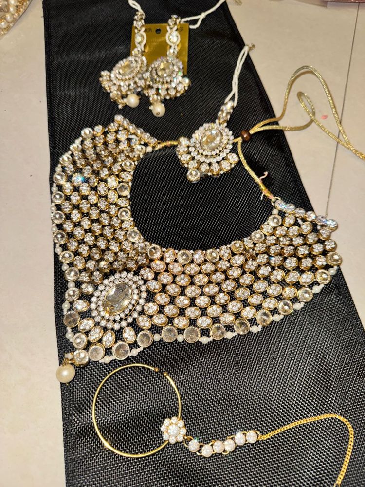 Bridal Kundan Jewellery Set - 4 pc