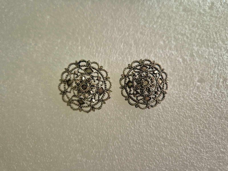 Vintage Filigree Earrings - Unused