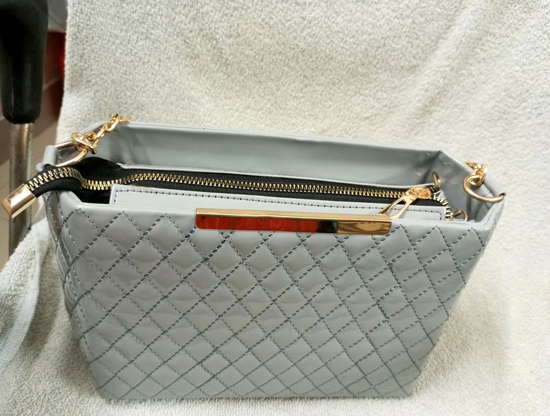 🆕 Beautiful Grey 🏵️ Sling Bag Only In ₹150