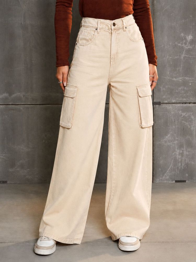 Women’s beige Cargo Jeans – High Waist