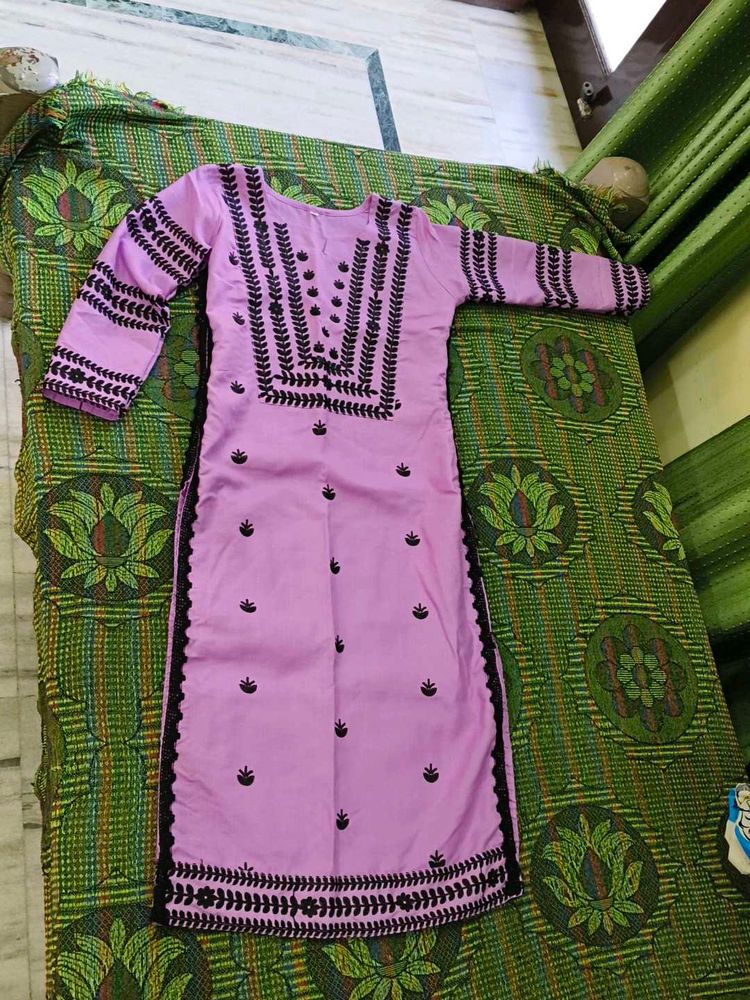 Elegant Lilac Embroidered Kurta
