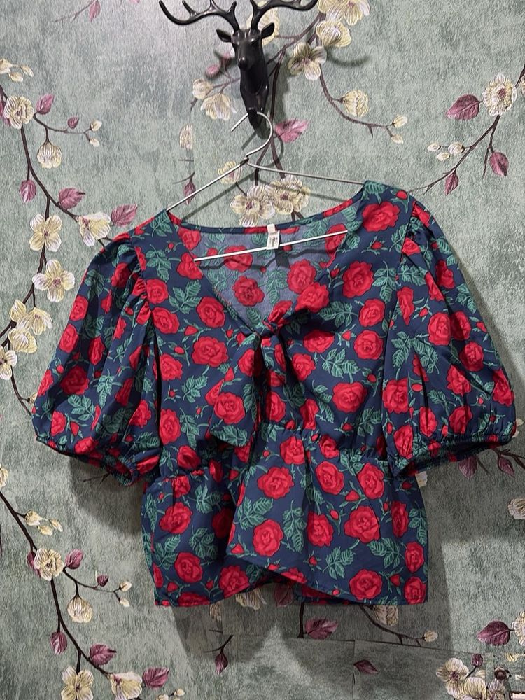 Cute pinteresty Print Puff Sleeve Top