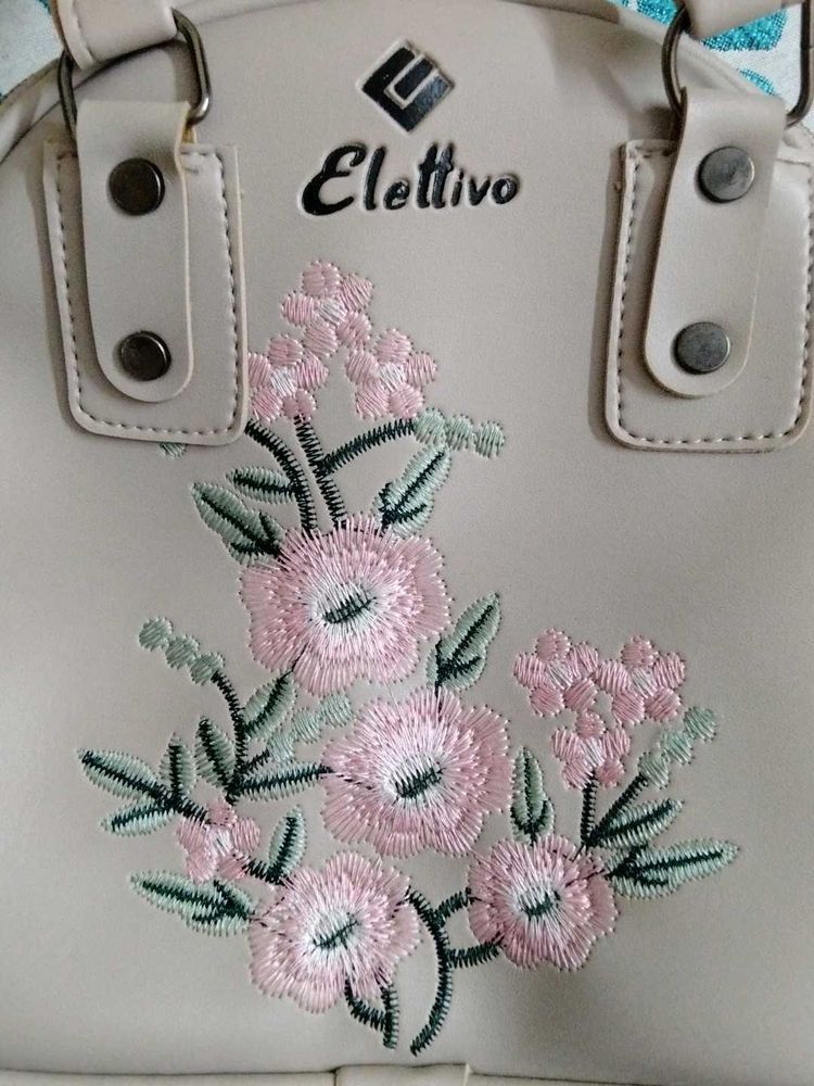 Elettivo Beige Embroidered Handbag