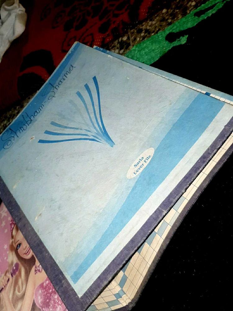 Vintage Lever File Folder