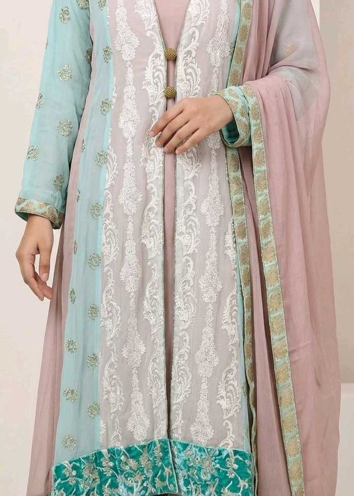 Elegant cream suite