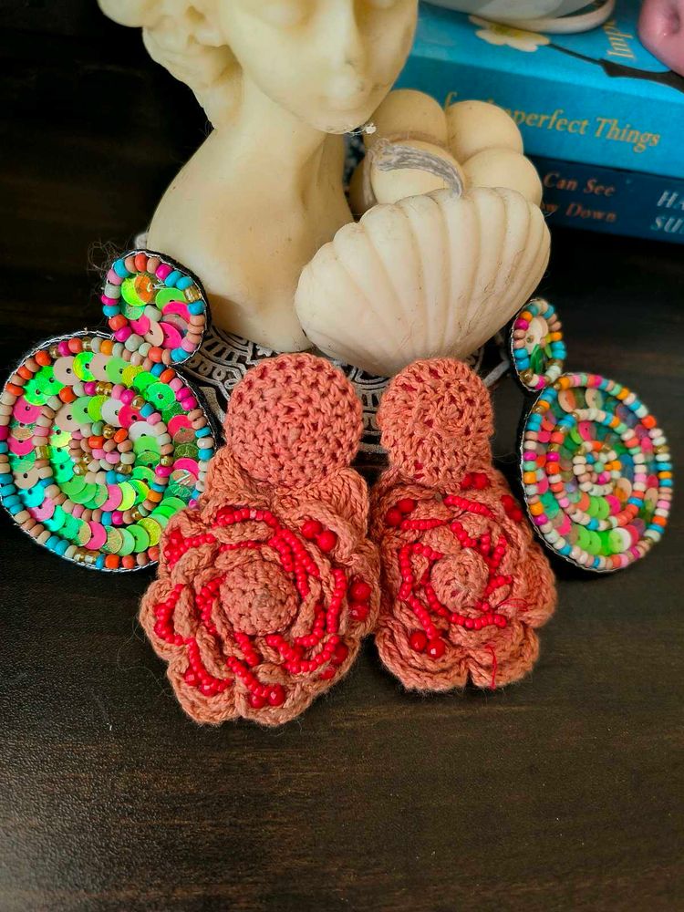 Set Of 2 Earrings ❤️