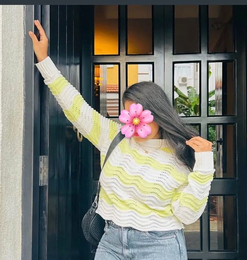 “Wavy striped cropped knit sweater”💚💛