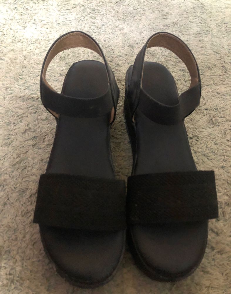 Stylish Woman’s Wedges Heels👠