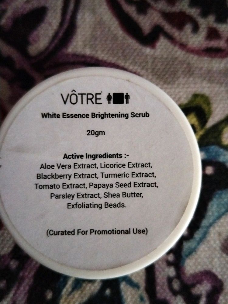 VOTRE white Essence Brightening Scrub