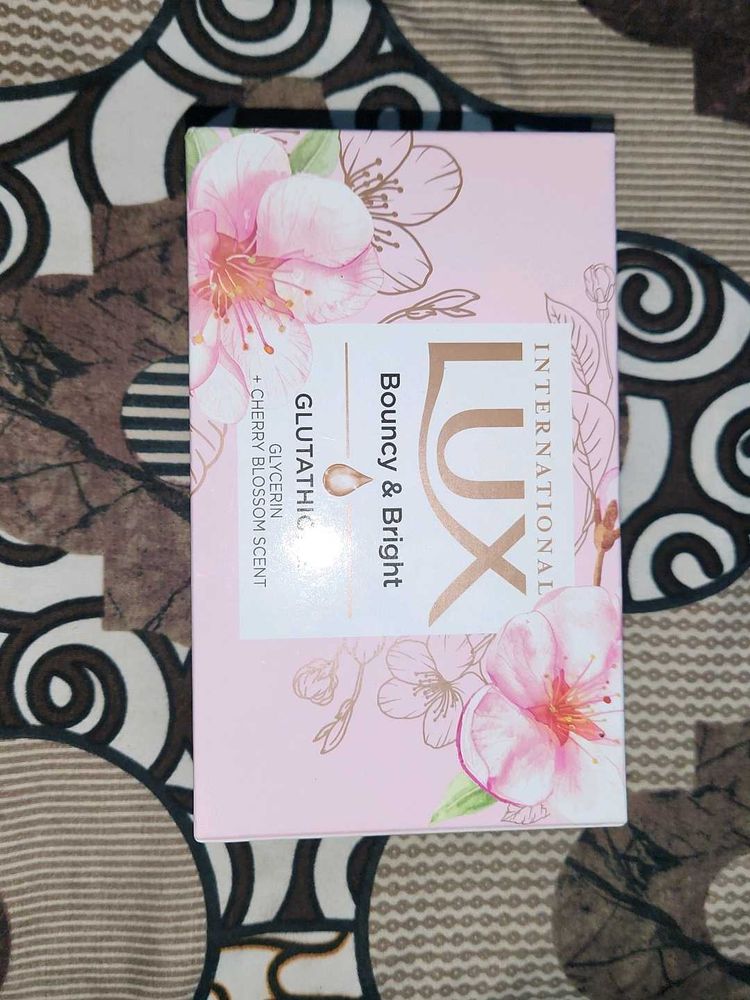 Lux Gluthathic Cherry Blossom Soap